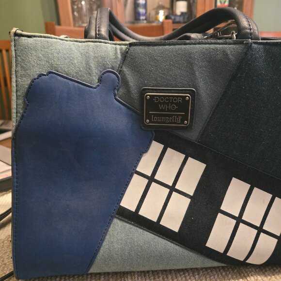 Loungefly Tardis Purse - Picture 2 of 3